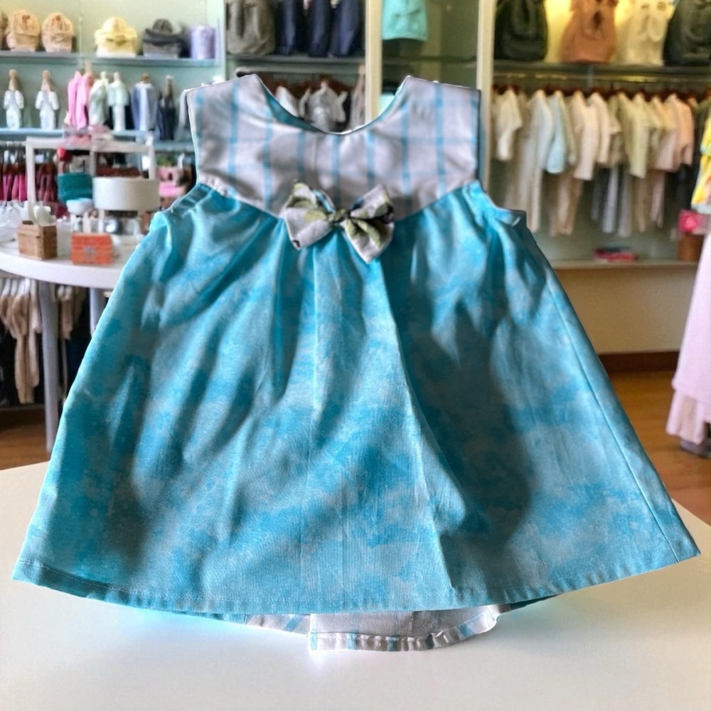 Handmade Baby Girl Outfit – Newborn Medium – Dress, Bloomers & Reversible Hat 💙🌸